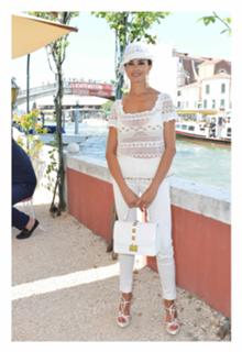 Maria Grazia Cucinotta feet photo thumbnail