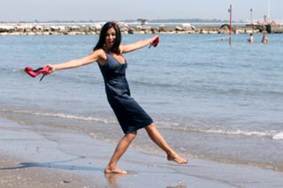 Maria Grazia Cucinotta feet photo thumbnail