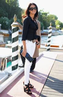 Maria Grazia Cucinotta feet photo thumbnail