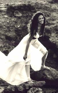 Maria Grazia Cucinotta feet photo thumbnail