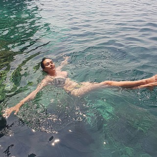 Maria Grazia Cucinotta feet photo thumbnail