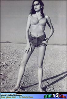 Maria Grazia Cucinotta feet photo thumbnail