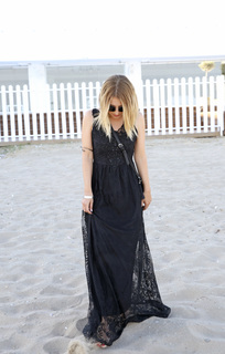 Maria Iliaki feet photo thumbnail