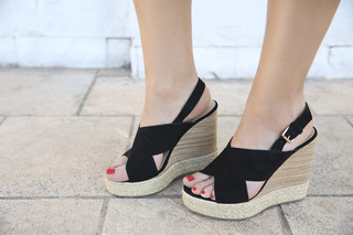 Maria Iliaki feet photo thumbnail