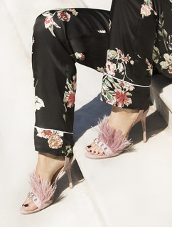 Maria Iliaki feet photo thumbnail