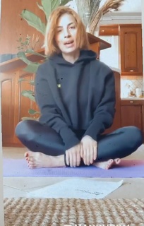 Maria Iliaki feet photo thumbnail