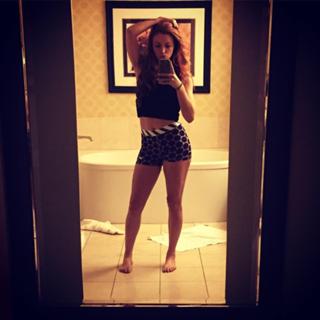 Maria Kanellis feet photo thumbnail