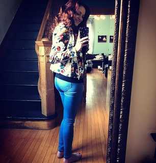 Maria Kanellis feet photo thumbnail