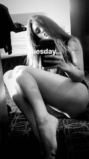 Maria Kanellis feet photo thumbnail