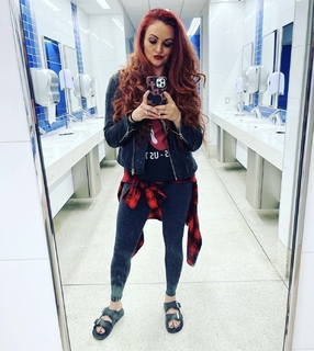Maria Kanellis feet photo thumbnail