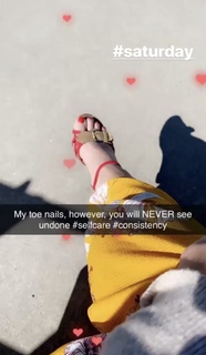 Maria Kang feet photo 2