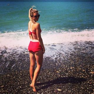 Maria Kirilenko feet photo thumbnail