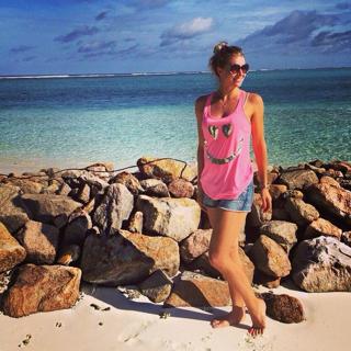 Maria Kirilenko feet photo thumbnail