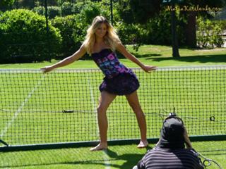 Maria Kirilenko feet photo thumbnail