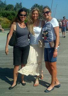 Maria Kirilenko feet photo thumbnail