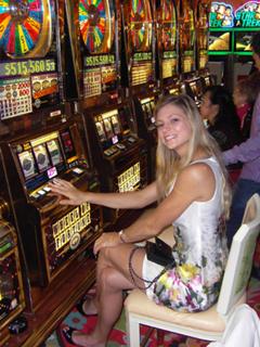 Maria Kirilenko feet photo thumbnail