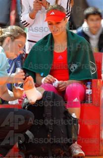 Maria Kirilenko feet photo thumbnail