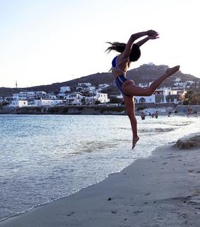 Maria Kominea feet photo 9
