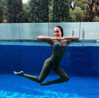 Maria Kominea feet photo 1