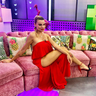 Maria Lapiedra feet photo 12