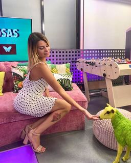 Maria Lapiedra feet photo 9