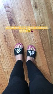 Maria Legarda feet photo 13