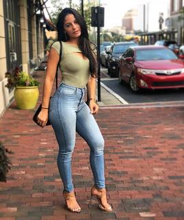Maria Legarda feet photo 16