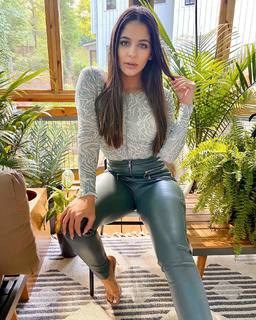 Maria Legarda feet photo 15