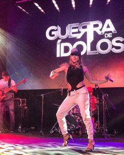 Maria León feet photo thumbnail