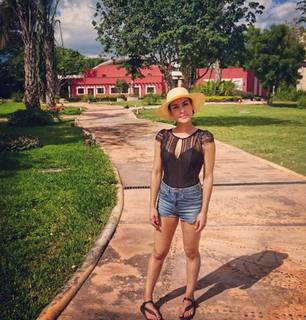 Maria León feet photo thumbnail