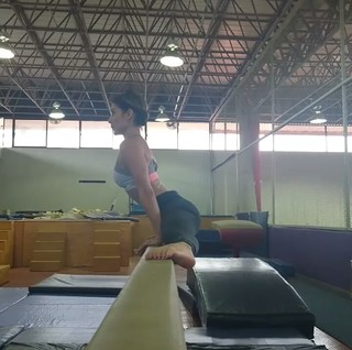 Maria León feet photo thumbnail