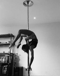 Maria León feet photo thumbnail