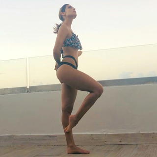 Maria León feet photo thumbnail