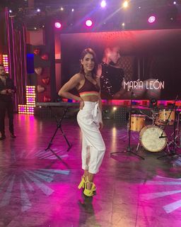 Maria León feet photo thumbnail