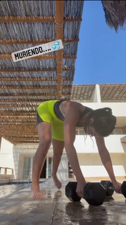 Maria León feet photo thumbnail