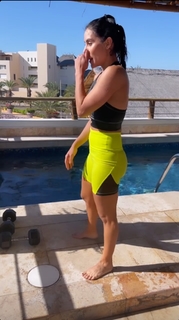 Maria León feet photo thumbnail