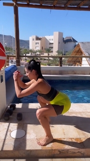 Maria León feet photo thumbnail