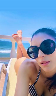 Maria León feet photo thumbnail