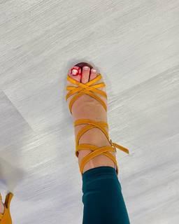 Maria León feet photo thumbnail