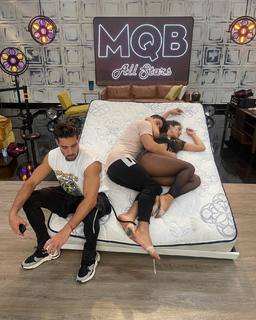 Maria León feet photo thumbnail