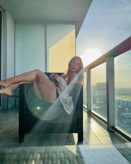 Maria León feet photo thumbnail