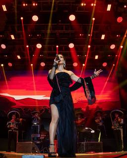 Maria León feet photo thumbnail