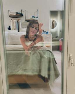 Maria León feet photo thumbnail