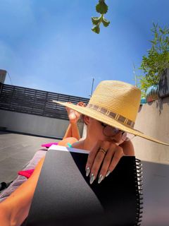 Maria León feet photo 3