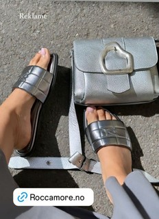 Maria Mena feet photo 9