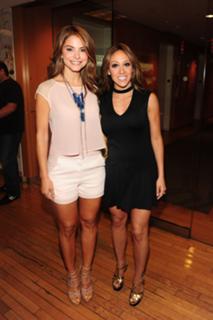 Maria Menounos feet photo thumbnail