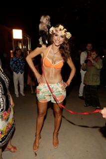 Maria Menounos feet photo thumbnail