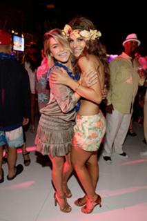 Maria Menounos feet photo thumbnail