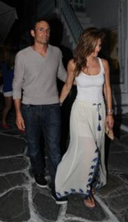 Maria Menounos feet photo thumbnail