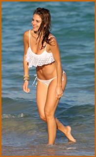 Maria Menounos feet photo thumbnail